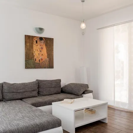 Villa Iridis